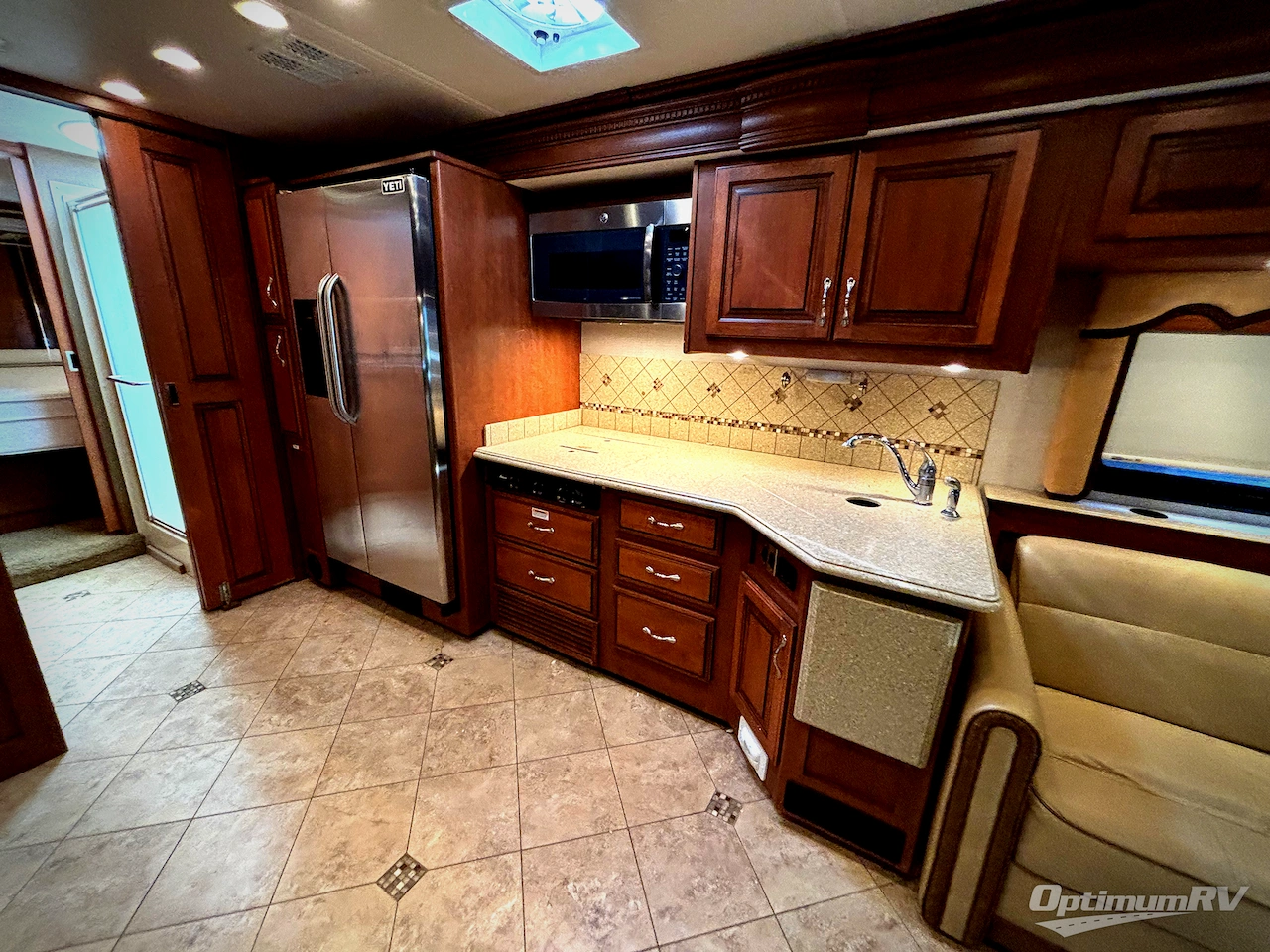 2012 Fleetwood Discovery 36J Photo 14