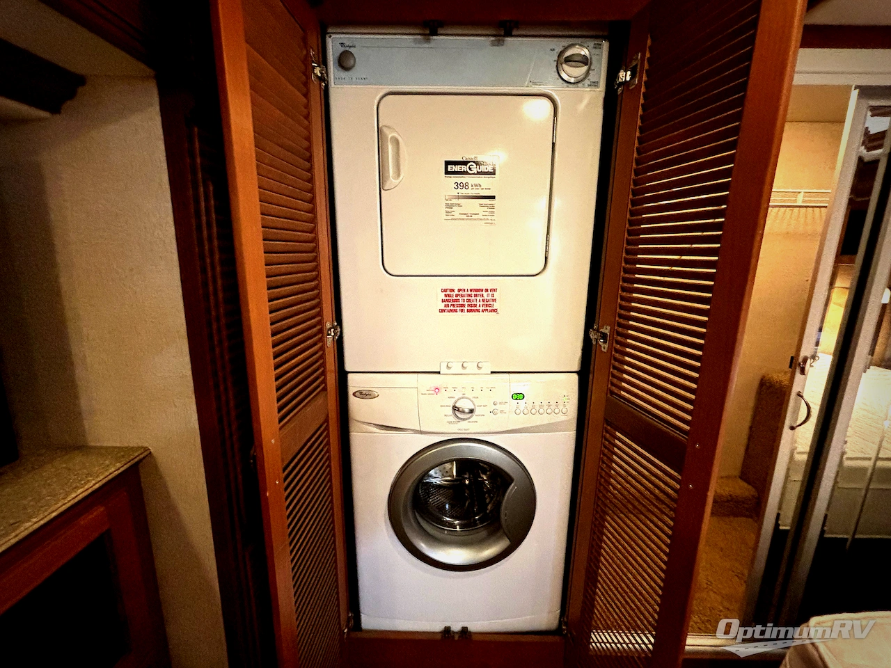 2012 Fleetwood Discovery 36J Photo 23