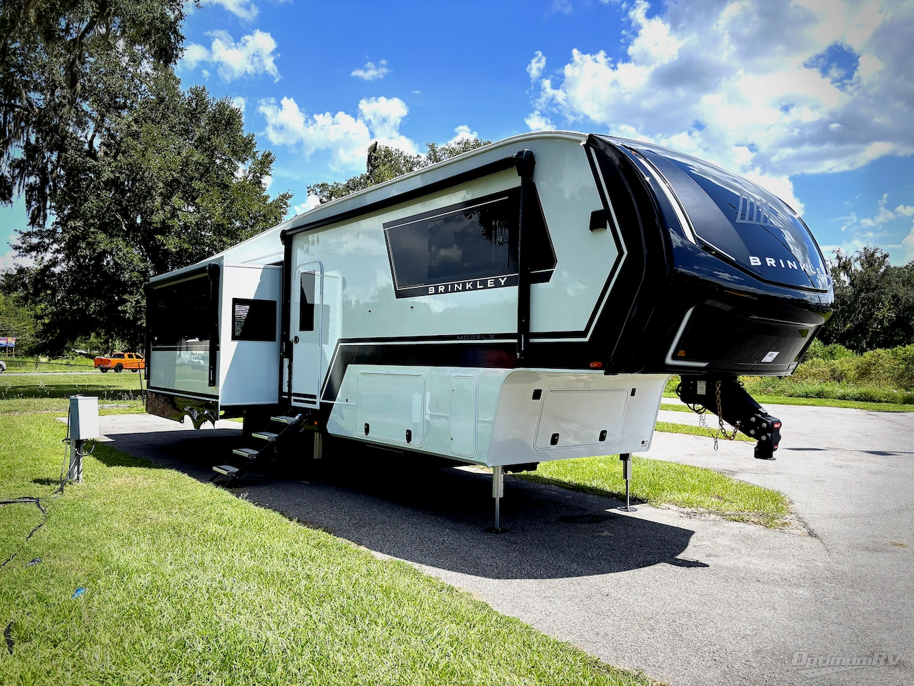 2025 Brinkley Model Z 3300 Photo 1