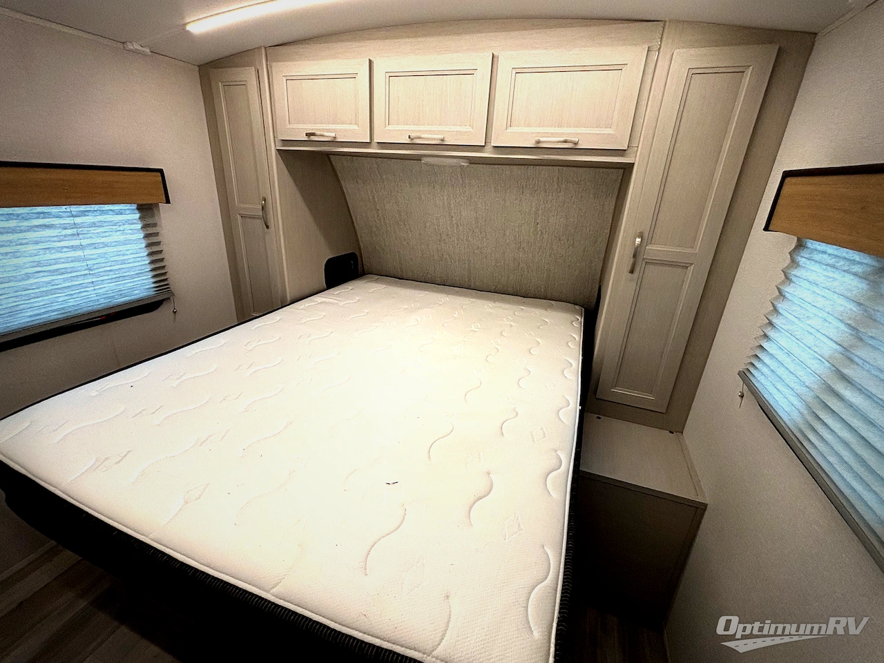 2025 Cruiser Embrace EL32BH Photo 7