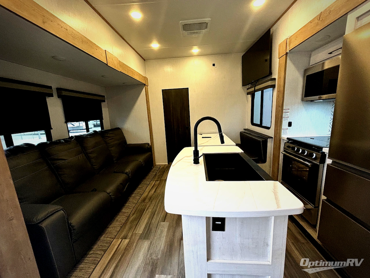 2023 Heartland Bighorn Traveler 37DB Photo 4