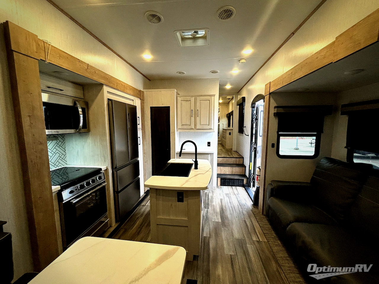 2023 Heartland Bighorn Traveler 37DB Photo 5