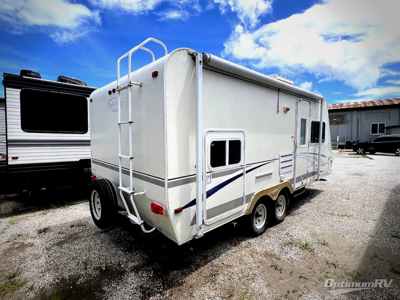 2004 R-Vision Trail Cruiser C21RBH Photo 2