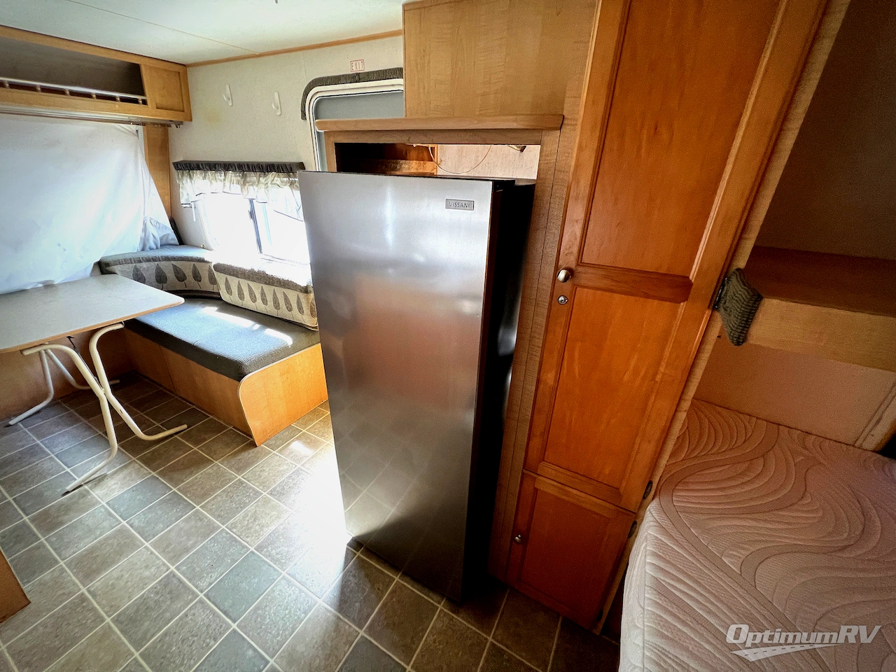 2004 R-Vision Trail Cruiser C21RBH Photo 12