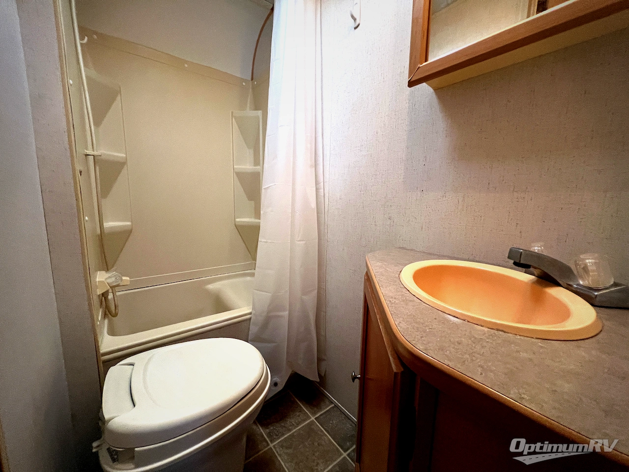 2004 R-Vision Trail Cruiser C21RBH Photo 16