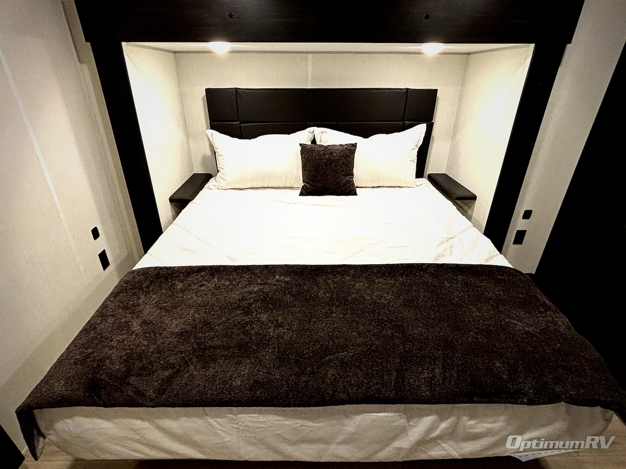 2026 Forest River Cherokee Rogue Armored 411STORE Photo 9