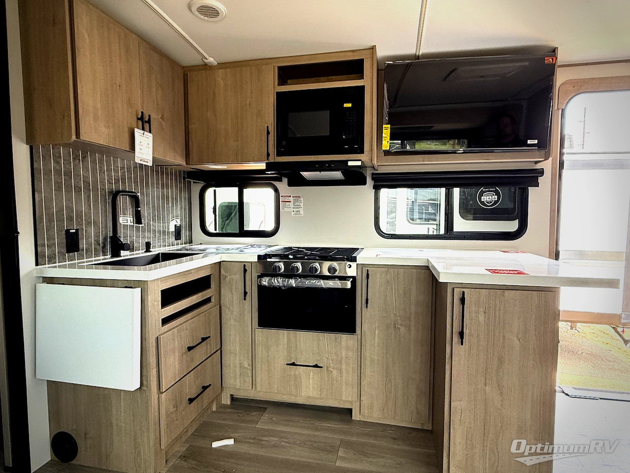2026 Grand Design Imagine 2470BH Photo 7