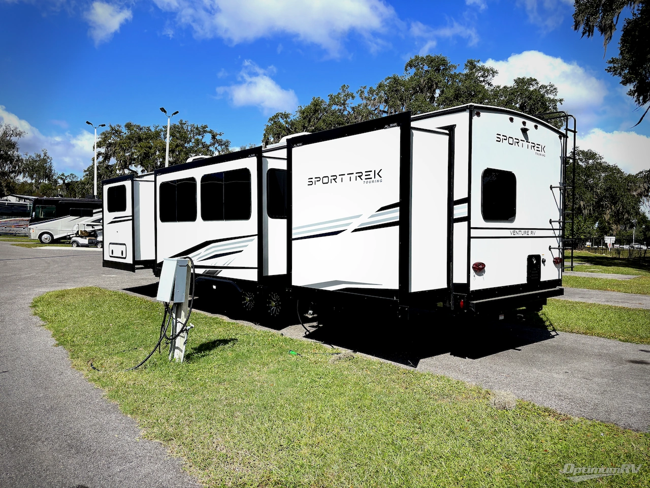 2027 Venture SportTrek Touring Edition STT343VBH Photo 3