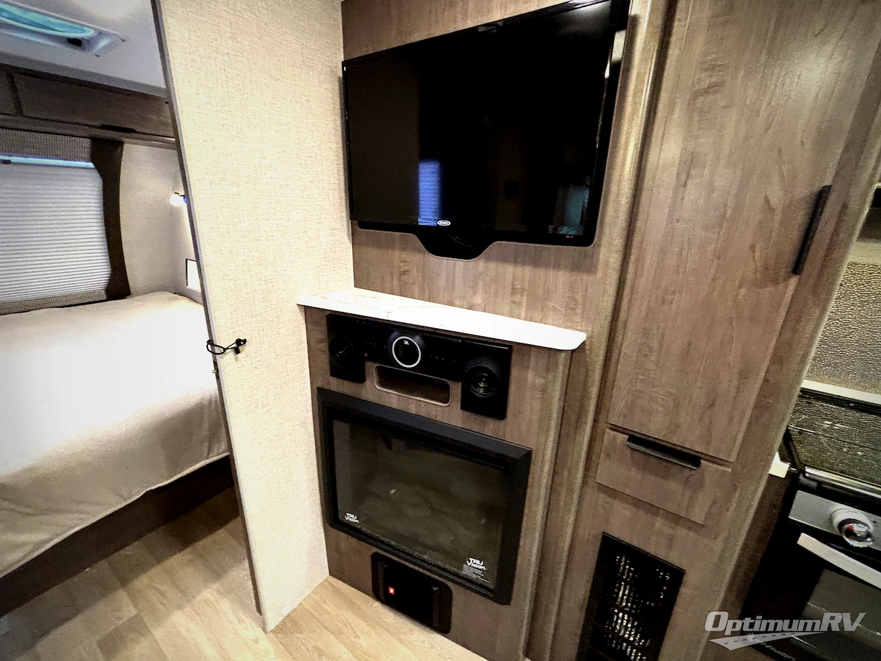 2026 Lance Lance Travel Trailers 2255 Photo 8