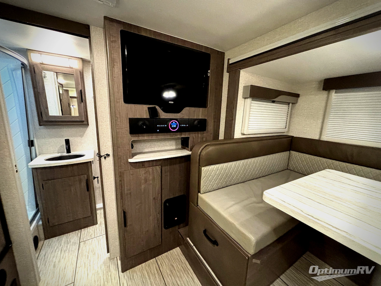 2022 Lance Lance Travel Trailers 1985 Photo 10