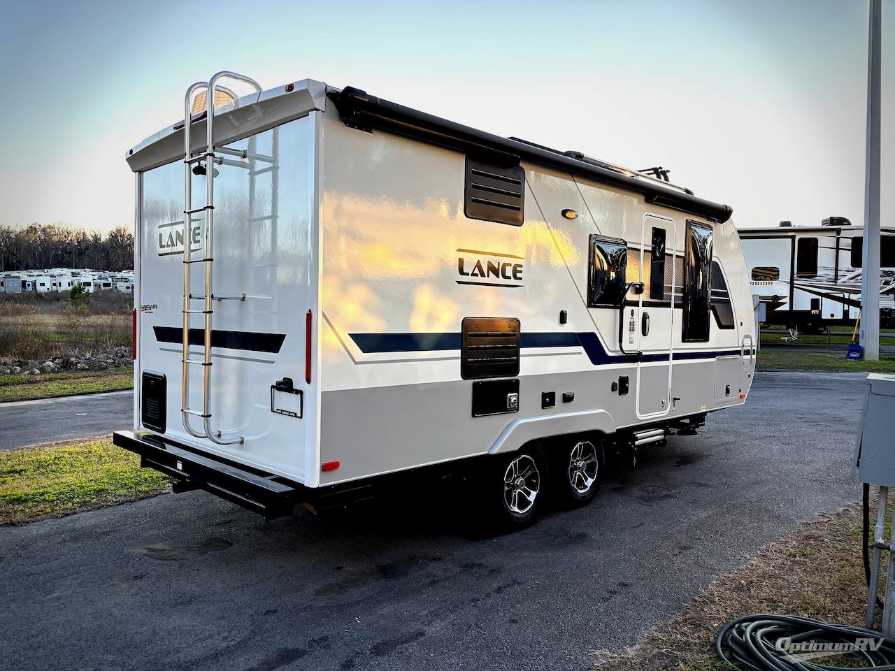 2022 Lance Lance Travel Trailers 1985 Photo 2