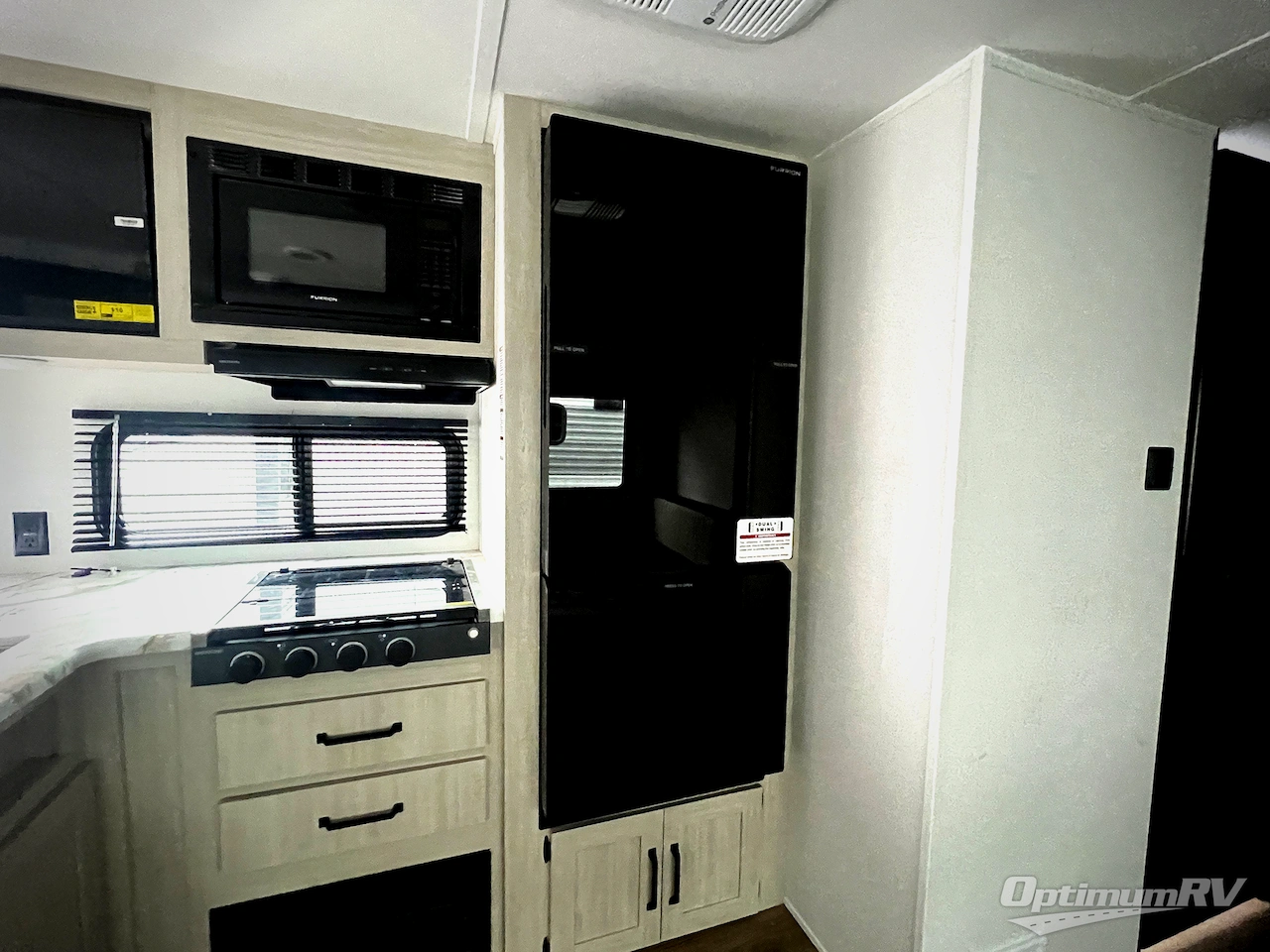 2026 Palomino Puma Camping Edition 305BHCE Photo 12