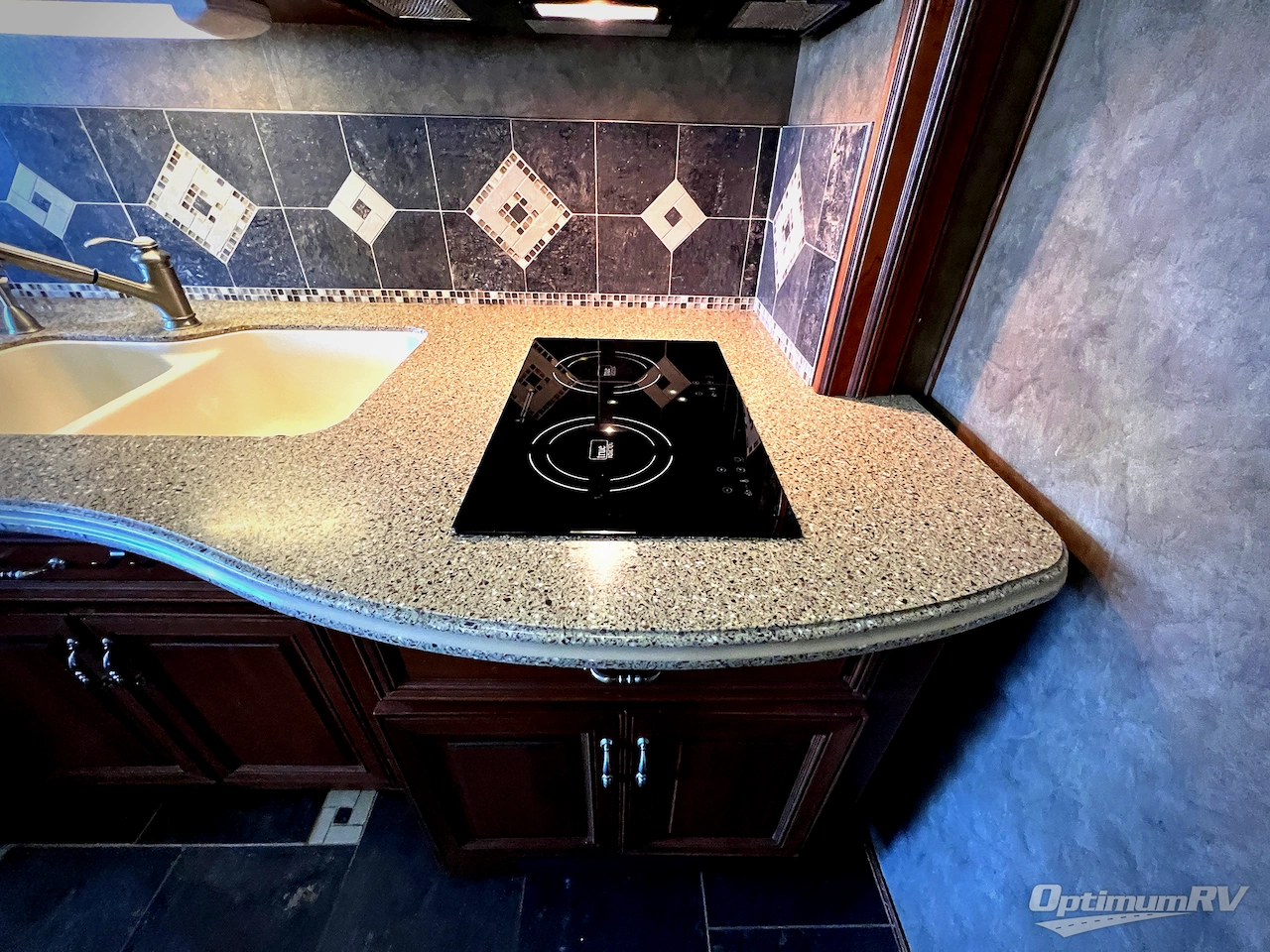 2013 American Coach American Eagle 45N Photo 10