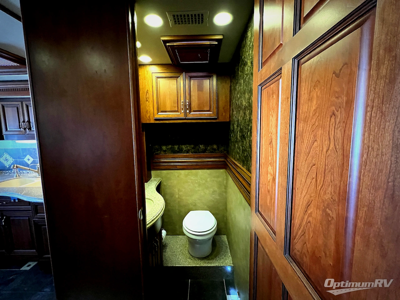 2013 American Coach American Eagle 45N Photo 14