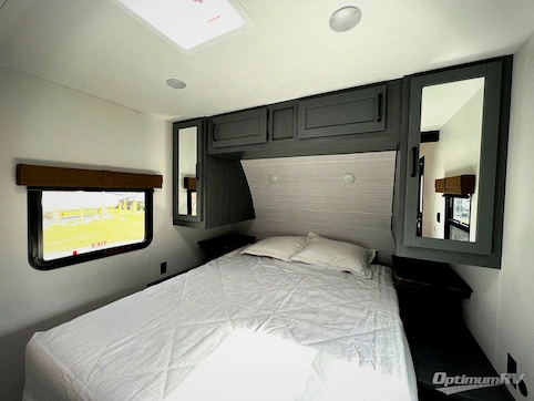 2026 Palomino Puma 25BHS RV Photo 4