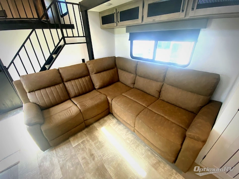 2025 Palomino Puma Destination 420LFT RV Photo 3