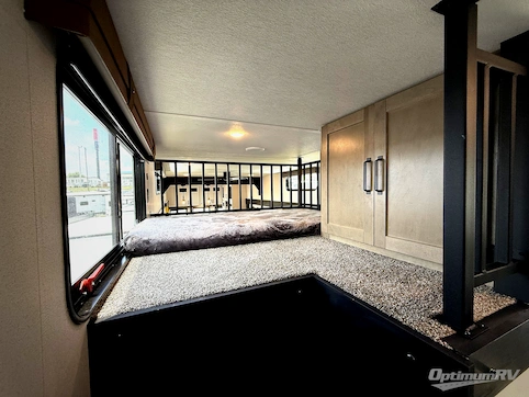 2025 Palomino Puma Destination 403LFT RV Photo 4