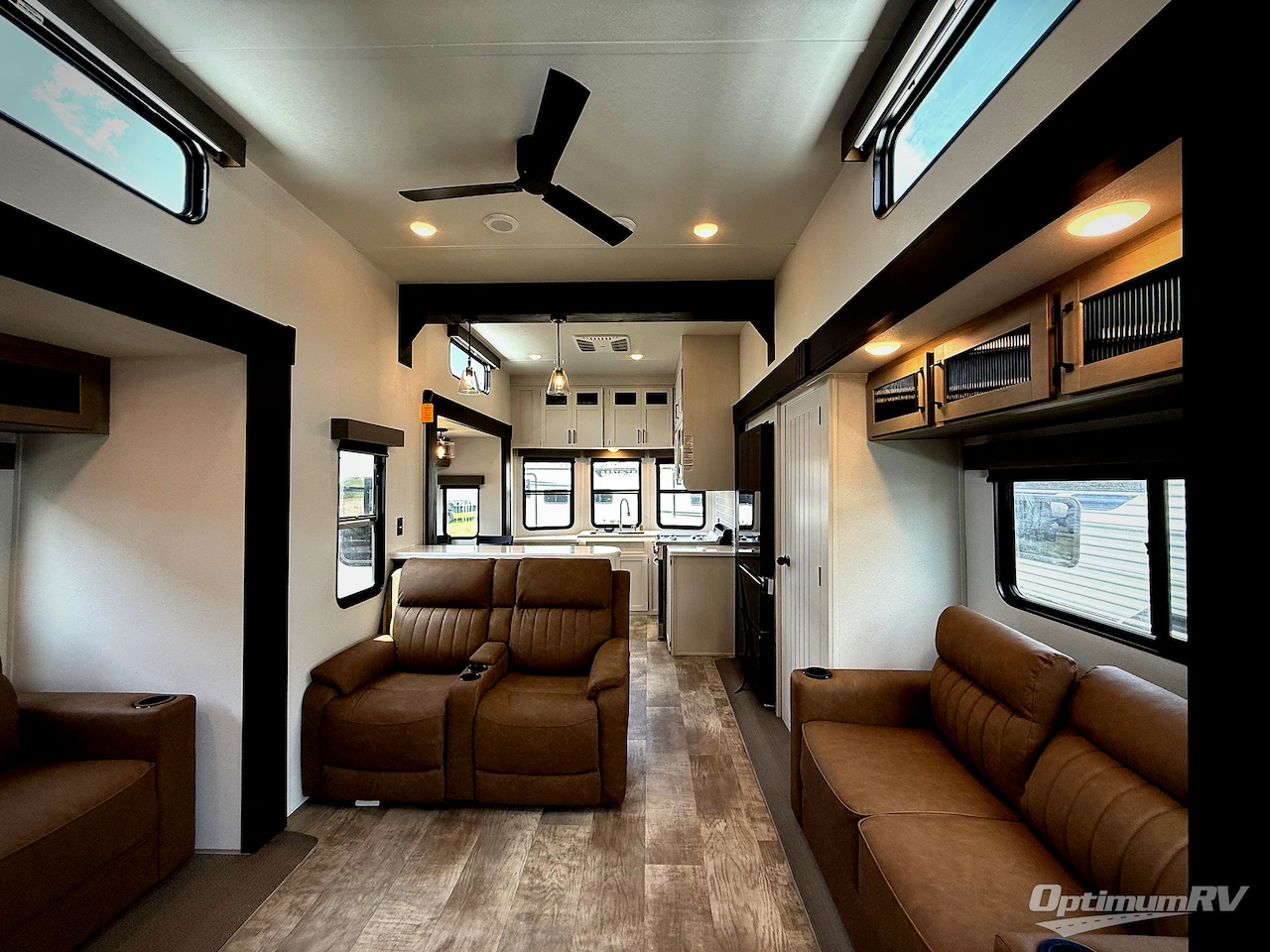2025 Palomino Puma Destination 403LFT Photo 6