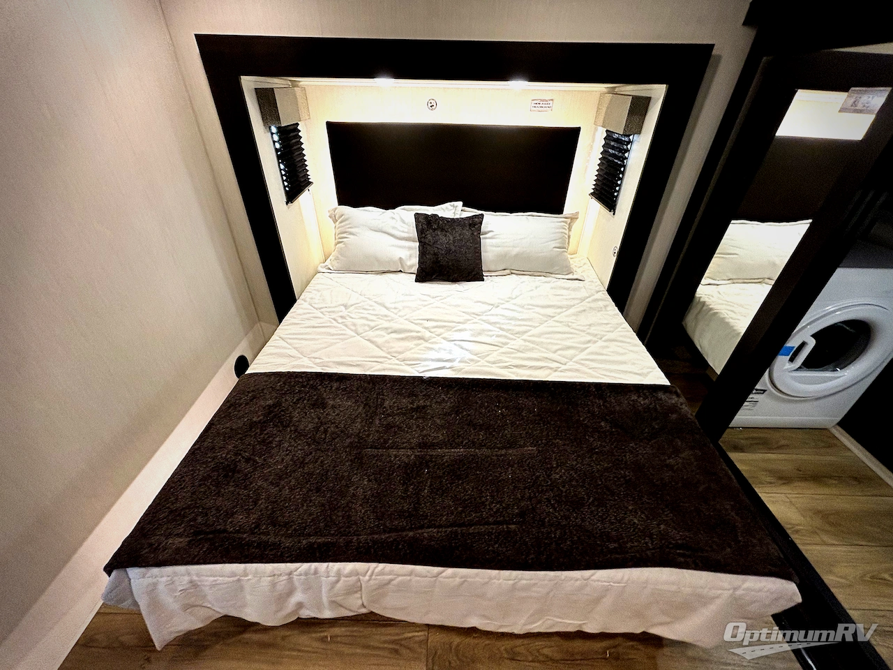 2025 Forest River Sabre 36FLX Photo 7