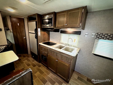 2020 Dutchmen Coleman Light LX 2125BH RV Photo 3