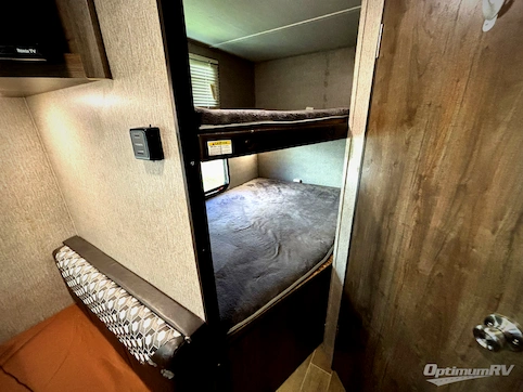 2020 Dutchmen Coleman Light LX 2125BH RV Photo 4