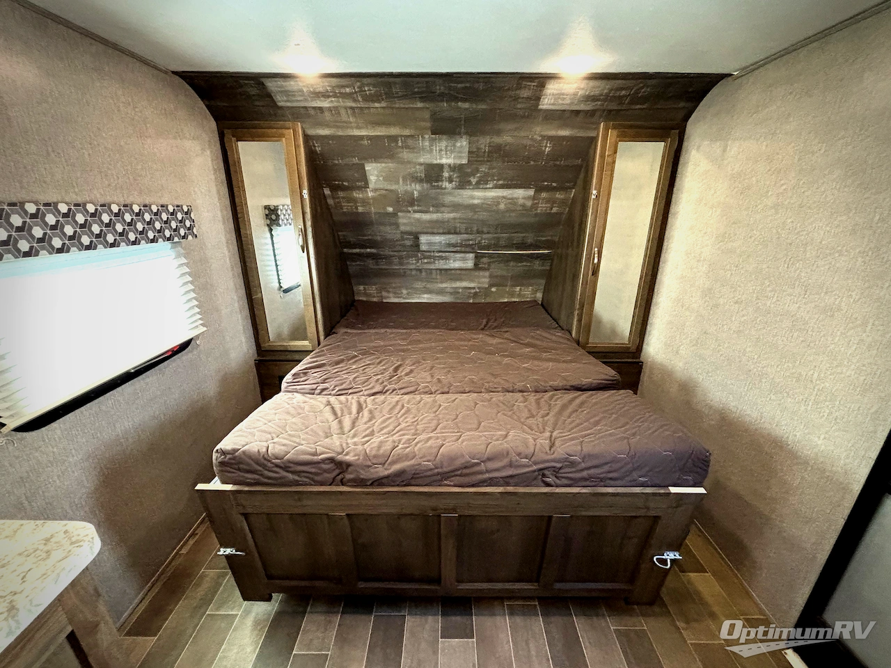 2020 Dutchmen Coleman Light LX 2125BH Photo 8