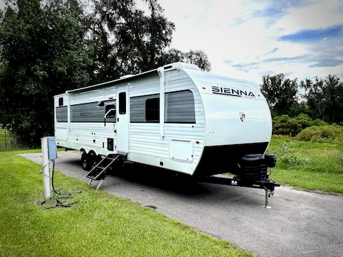 New 2027 Venture Sienna SA281VQB Featured Photo