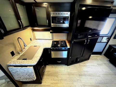 2017 Grand Design Imagine 2500RL RV Photo 3