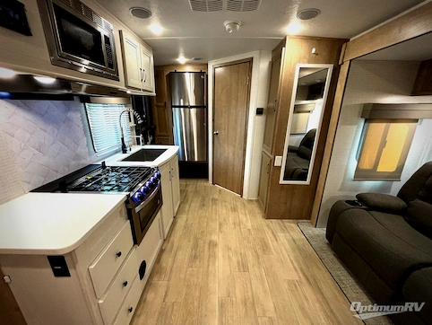 2023 Palomino SolAire 208SS RV Photo 2