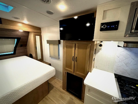 2023 Palomino SolAire 208SS RV Photo 4