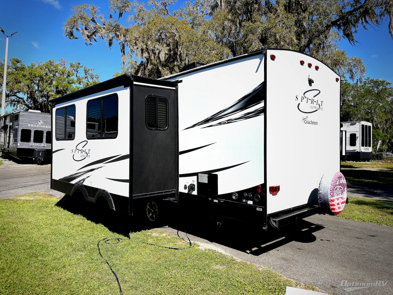 2019 Coachmen Spirit Ultra Lite 2758RB Photo 3