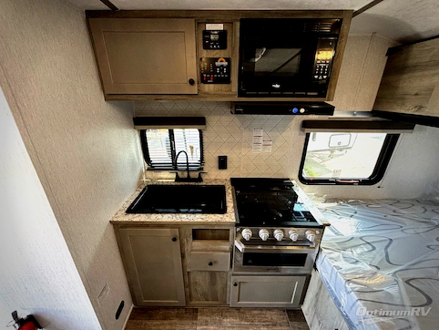 2026 Sunset Park Sun Lite 16BH RV Photo 3