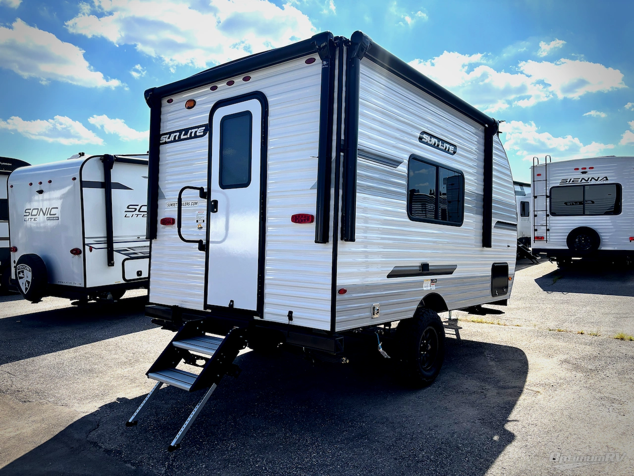 2026 Sunset Park Sun Lite 16BH Photo 2