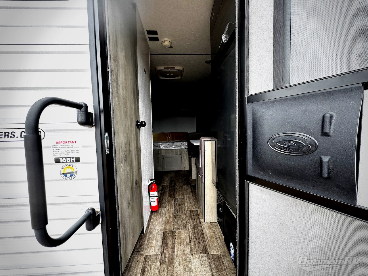 2026 Sunset Park Sun Lite 16BH Photo 4