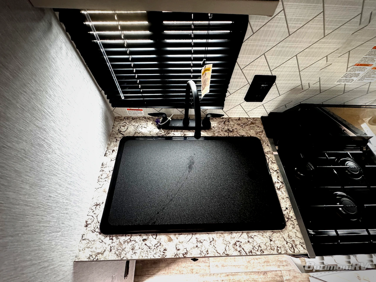 2026 Sunset Park Sun Lite 16BH Photo 12