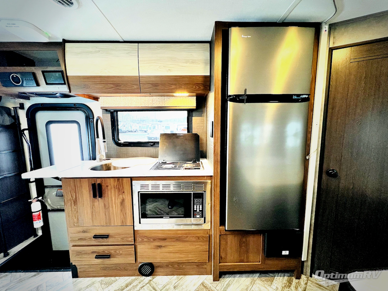 2022 Forest River Sunseeker MBS 2400B Photo 9