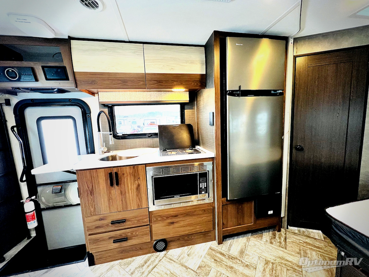 2022 Forest River Sunseeker MBS 2400B Photo 10