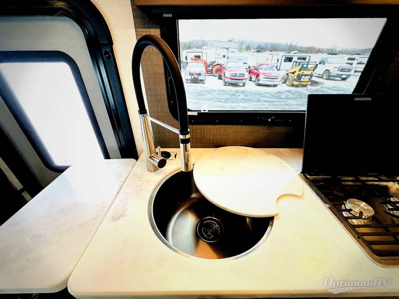 2022 Forest River Sunseeker MBS 2400B Photo 11
