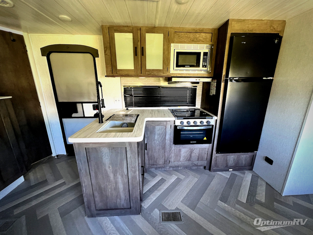 2022 Forest River Wildwood 33TS Photo 9