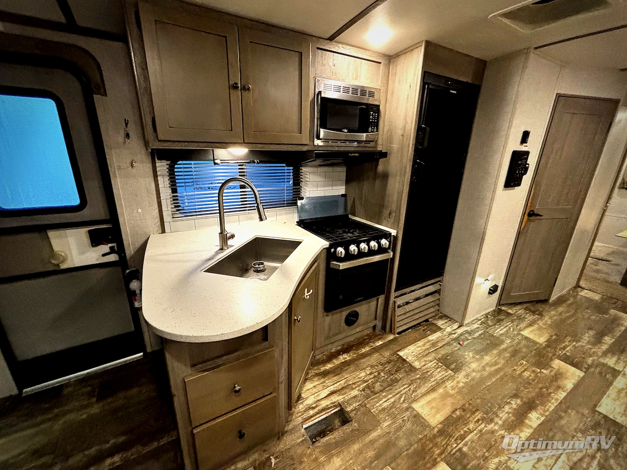 2019 Keystone Outback 324CG Photo 7