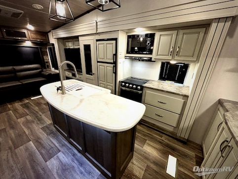 2021 Keystone Cougar Half-Ton 30RLS RV Photo 4