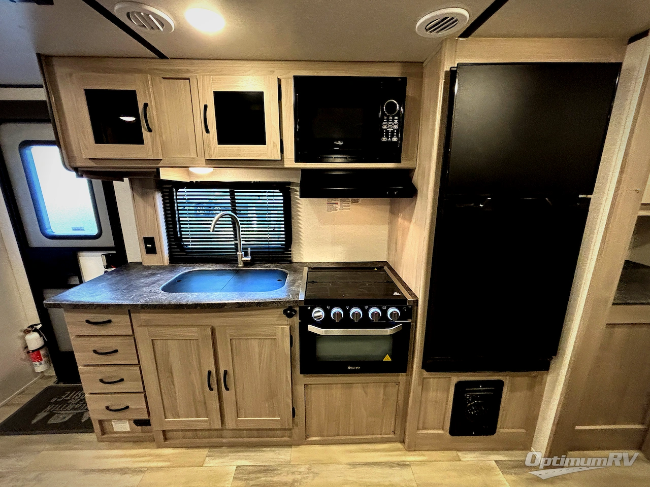 2023 Coachmen Northern Spirit XTR 2145RBX Photo 6