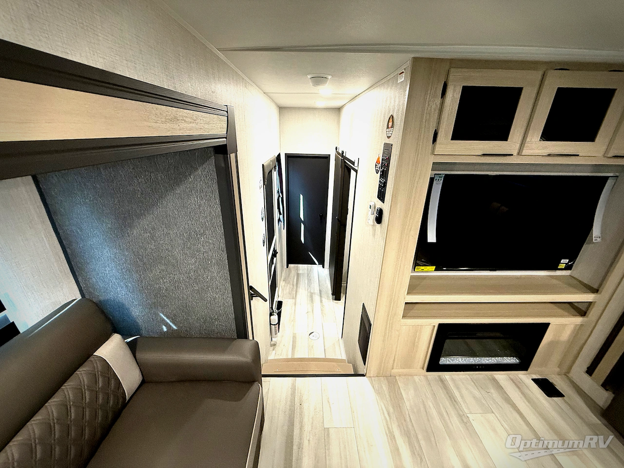 2026 Forest River Wildcat 37GALLEY Photo 15