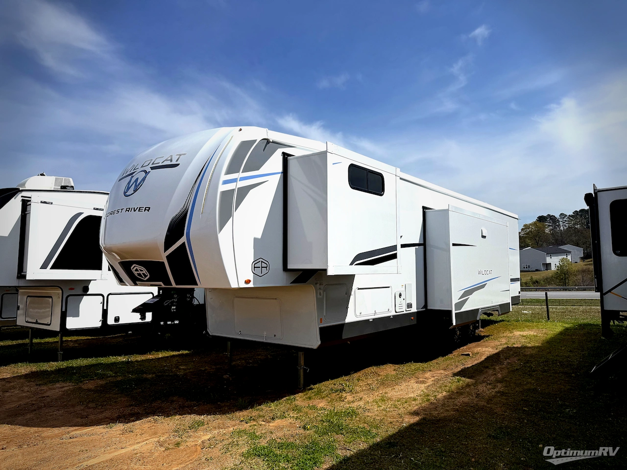 2026 Forest River Wildcat 35CRIB Photo 4