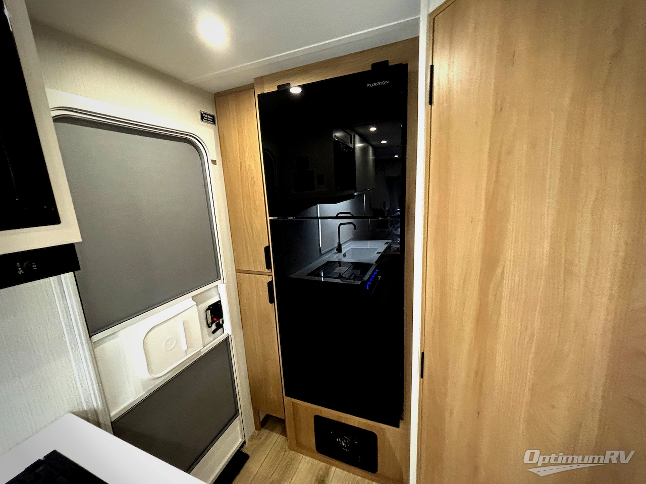2027 Winnebago Thrive 18FBS Photo 11