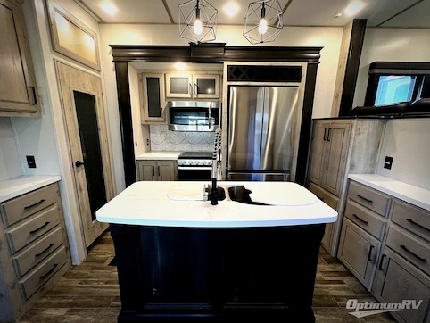 2023 Keystone Avalanche 360FL RV Photo 3