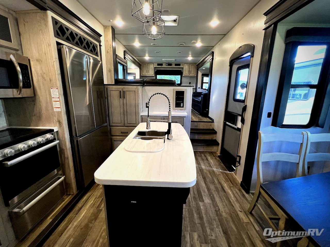 2023 Keystone Avalanche 360FL Photo 5