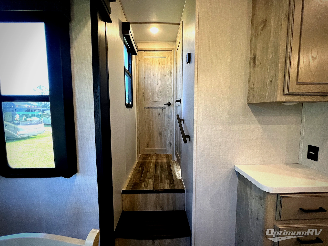 2023 Keystone Avalanche 360FL Photo 16