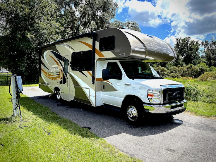 2018 Thor Quantum RS26 RV Photo 1