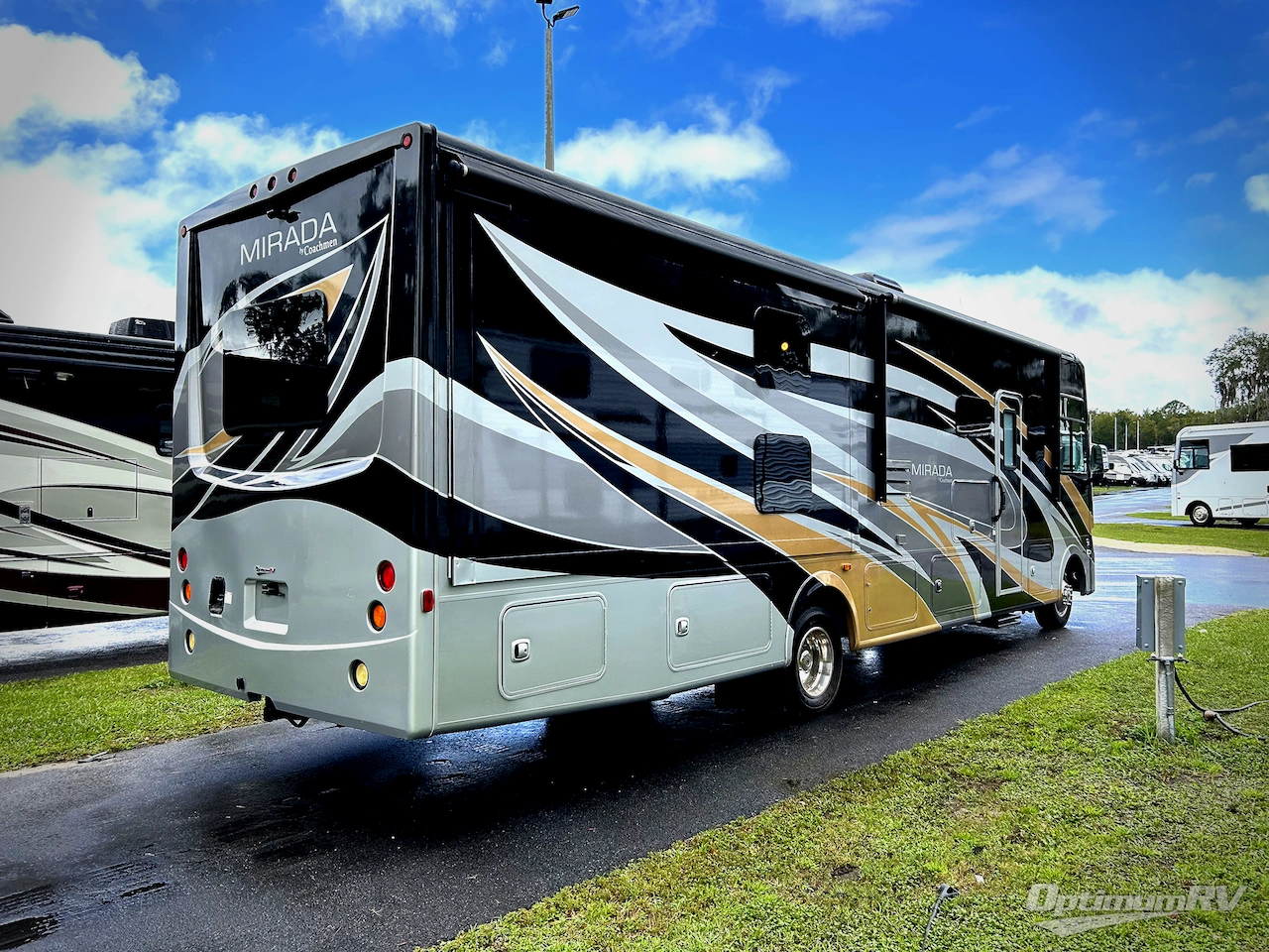 2019 Coachmen Mirada 34BH Photo 2